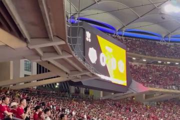 海德体育-海港回归首秀大放异彩，曼联主场球迷高呼名字
